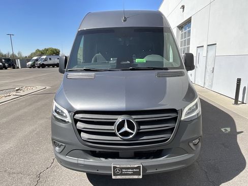 Used 2025 Mercedes-Benz Sprinter 2500 image 7