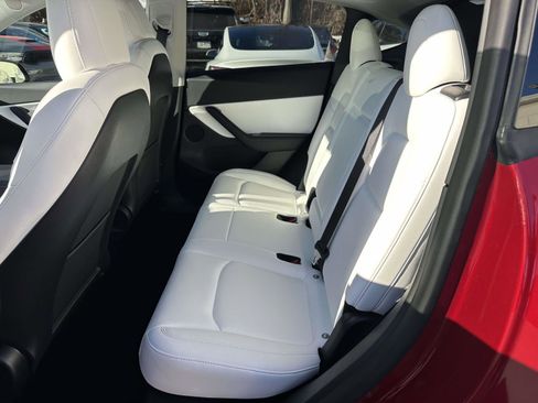 Used 2021 Tesla Model Y Long Range image 17