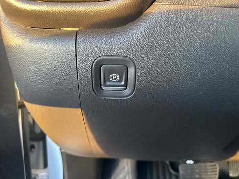 Used 2023 Chevrolet Silverado 1500 Custom Trail Boss image 12