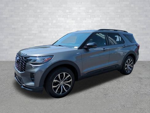 Certified 2026 Ford Explorer ST-Line AWD/4WD image 9