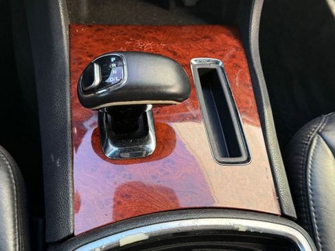 Used 2013 Chrysler 300 w/ Driver Convenience Group image 18