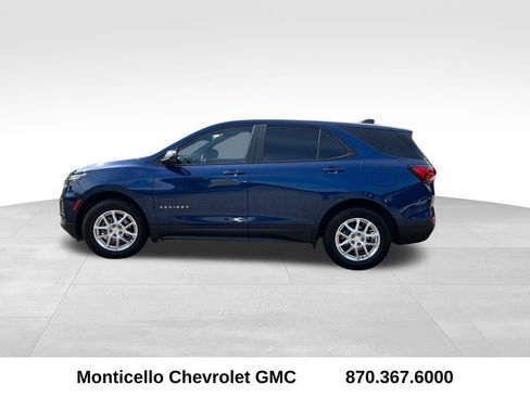 Used 2022 Chevrolet Equinox LS FWD image 7