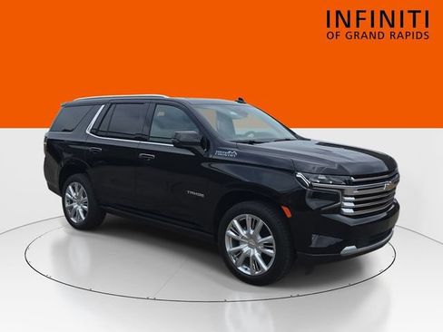 Used 2021 Chevrolet Tahoe High Country w/ Premium Package AWD/4WD image 3