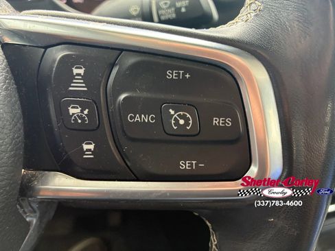 Used 2020 Jeep Gladiator Overland AWD/4WD image 18