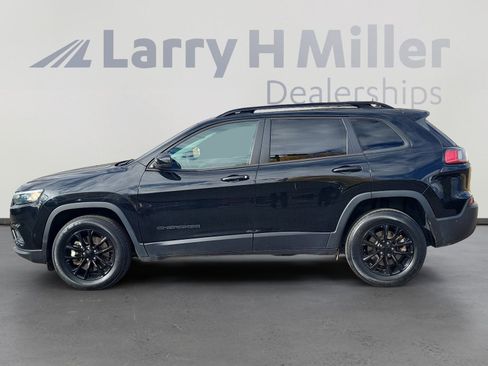 Used 2023 Jeep Cherokee Altitude Lux image 3