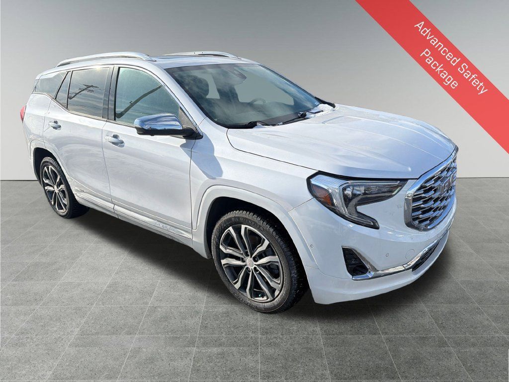 Used 2020 GMC Terrain Denali w/ Denali Premium Package FWD image 9
