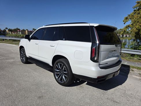 Used 2022 Cadillac Escalade Sport Platinum RWD image 2