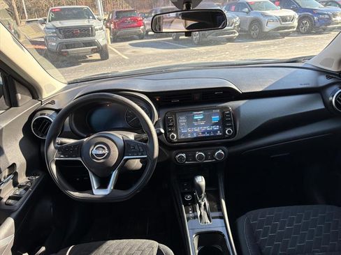 Used 2023 Nissan Kicks SV image 9