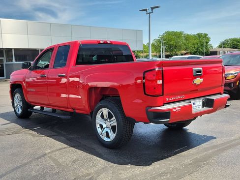 Used 2018 Chevrolet Silverado 1500 Custom w/ Custom Convenience Package RWD image 6
