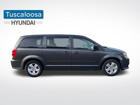 Used 2016 Dodge Grand Caravan SE w/ Quick Order Package 29E SE image 2