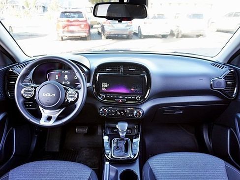 Used 2023 Kia Soul EX image 19
