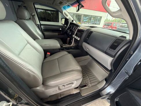 Used 2010 Toyota Tundra Limited AWD/4WD image 15