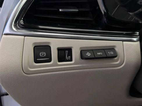 Used 2020 Cadillac XT6 Premium Luxury AWD/4WD image 38