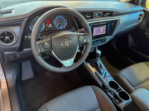 Used 2018 Toyota Corolla LE FWD image 19