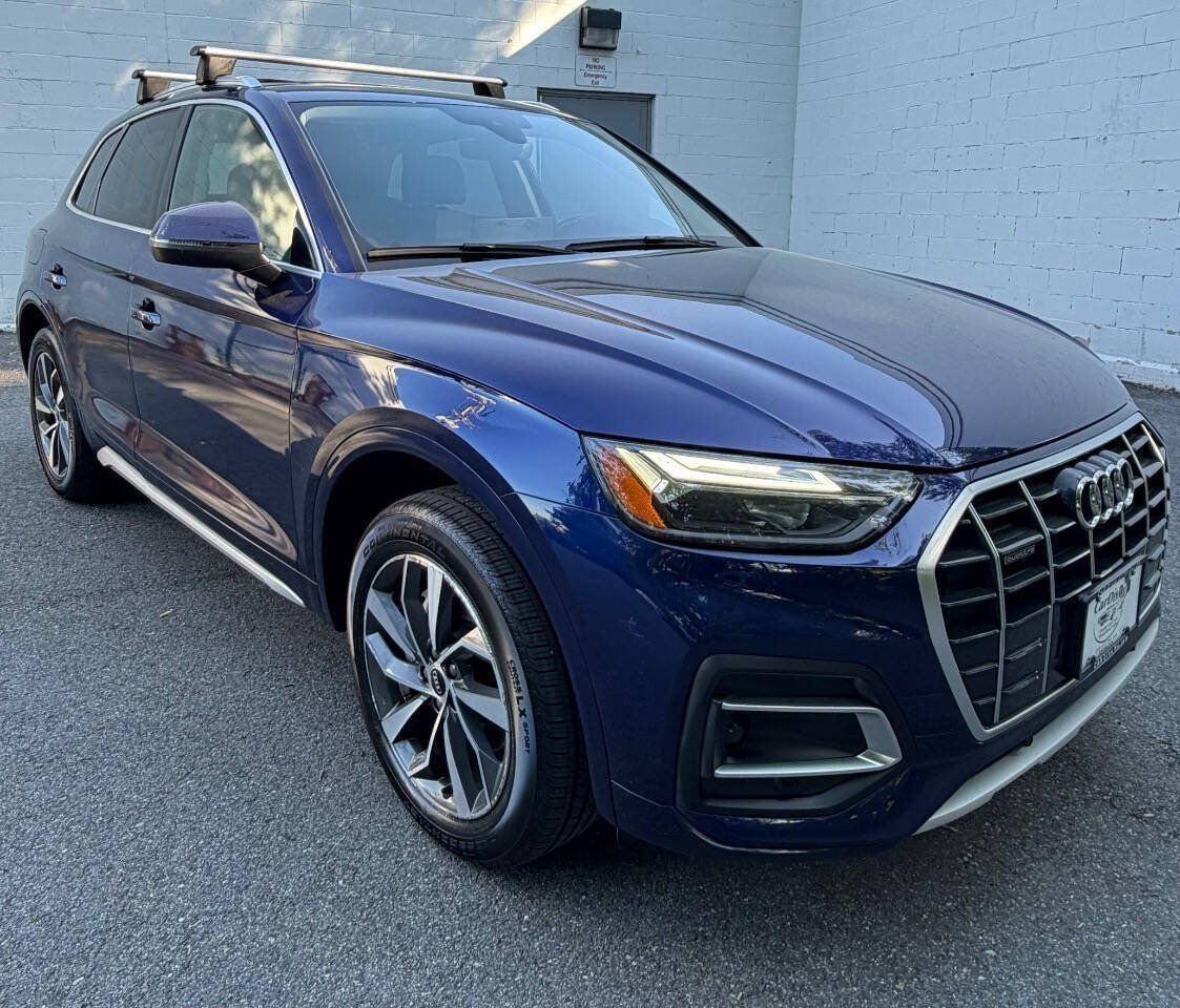 Used 2021 Audi Q5 2.0T Premium w/ Convenience Package AWD/4WD image 3