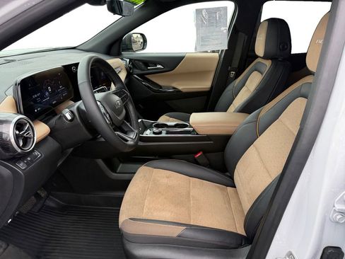 Certified 2025 Chevrolet Equinox ACTIV w/ Safety and Technology Package image 10