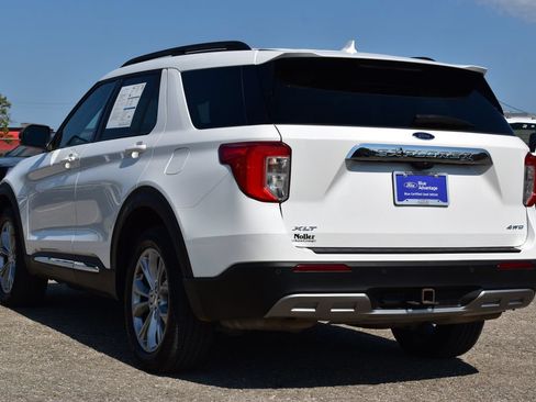 Certified 2024 Ford Explorer XLT w/ Equipment Group 202A AWD/4WD image 9