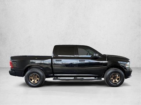 Used 2014 RAM 1500 Express w/ Black Ram 1500 Express Group RWD image 4