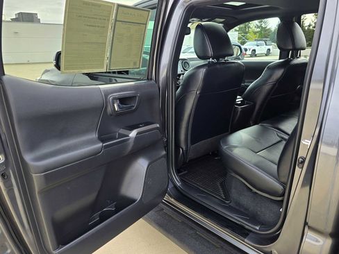 Certified 2023 Toyota Tacoma TRD Off-Road w/ TRD Premium Off Road Package AWD/4WD image 15
