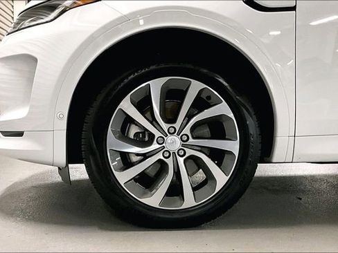 Certified 2025 Land Rover Discovery Sport S image 8