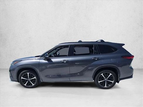 Used 2021 Toyota Highlander XSE AWD/4WD image 8