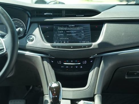 Used 2020 Cadillac XT5 Premium Luxury AWD/4WD image 29