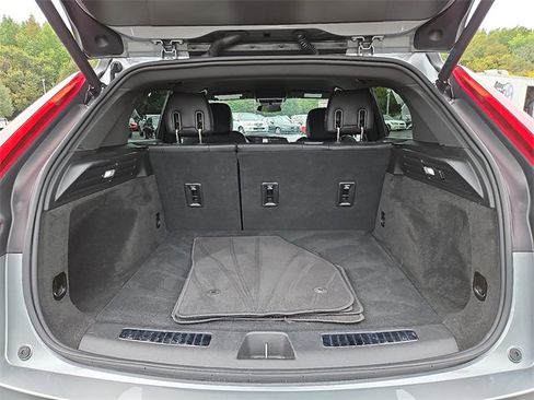 Used 2024 Cadillac XT4 Premium Luxury image 23