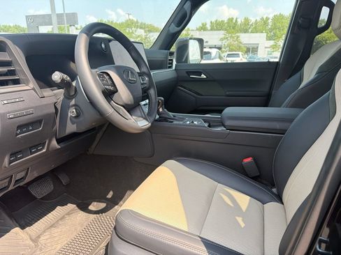 Used 2026 Lexus GX 550 AWD/4WD image 37