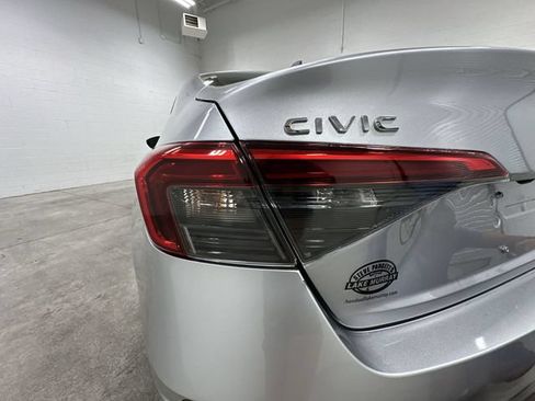 Used 2023 Honda Civic Sport image 13