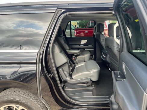 Used 2025 Ford Expedition Max Active AWD/4WD image 11