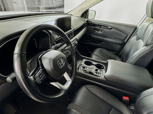 Used 2024 Honda Pilot Touring image 8