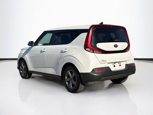 Used 2021 Kia Soul LX image 5