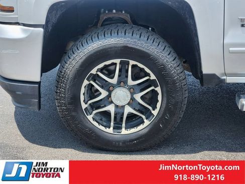 Used 2018 Chevrolet Silverado 1500 LT w/ Texas Edition AWD/4WD image 13