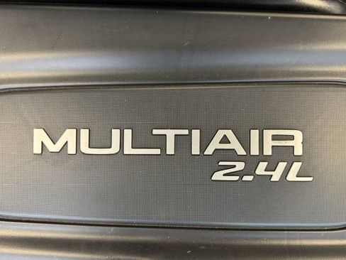 Used 2018 Jeep Cherokee Limited AWD/4WD image 13