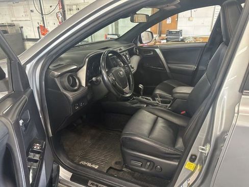 Used 2017 Toyota RAV4 SE AWD/4WD image 14