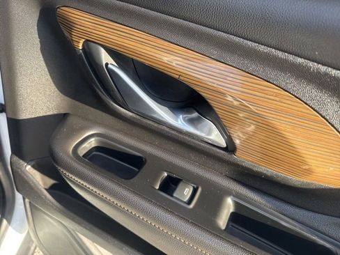 Used 2019 GMC Terrain SLE w/ Driver Convenience Package image 27