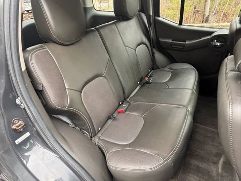 Used 2013 Nissan Xterra PRO-4X w/ Pro-4x Leather Pkg AWD/4WD image 27