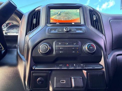 Used 2019 Chevrolet Silverado 1500 Custom w/ Custom Value Package RWD image 16