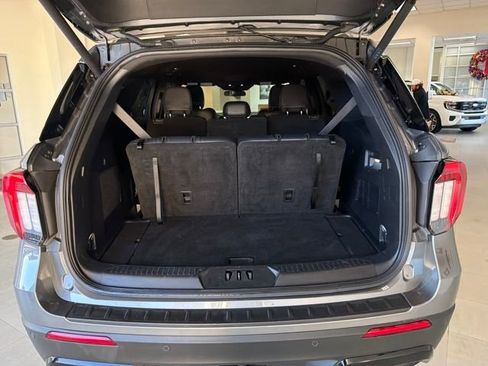 Used 2025 Ford Explorer ST-Line w/ ST-Line Street Pack image 9