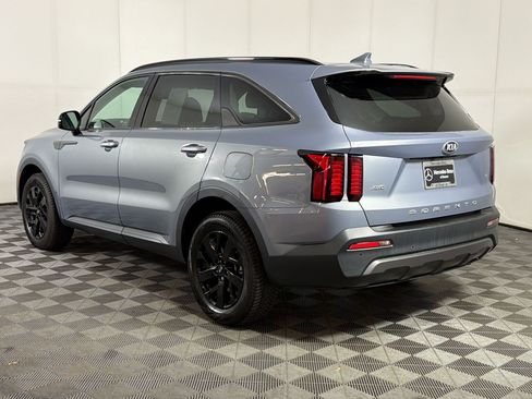 Used 2021 Kia Sorento S w/ Panoramic Sunroof Package AWD/4WD image 3