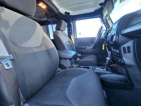 Used 2017 Jeep Wrangler Unlimited Sport image 42