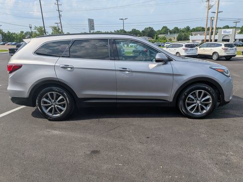 Used 2017 Hyundai Santa Fe SE AWD/4WD image 7