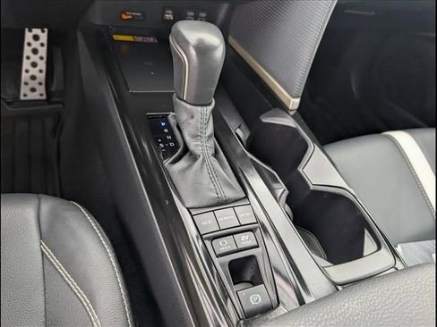 Used 2025 Toyota Camry SE FWD image 13