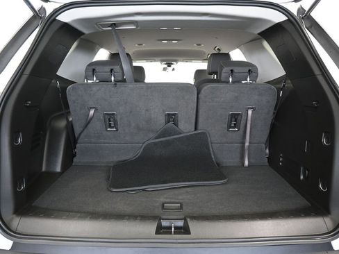 Used 2019 Chevrolet Traverse LT FWD image 33