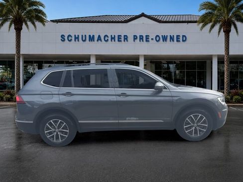 Used 2020 Volkswagen Tiguan SE w/ Panoramic Sunroof Package FWD image 8
