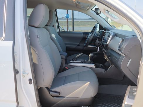 Used 2022 Toyota Tacoma SR5 image 35