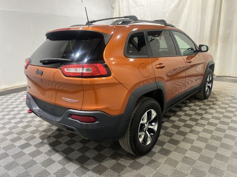 Used 2016 Jeep Cherokee Trailhawk w/ Leather Interior Group AWD/4WD image 3