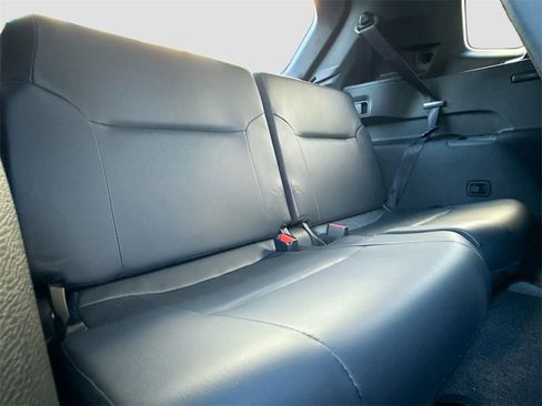 New 2025 Mitsubishi Outlander SE image 29