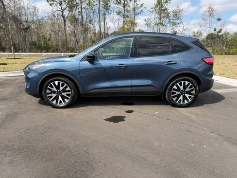 Used 2020 Ford Escape SE Sport image 2