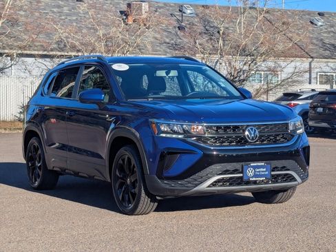 Certified 2022 Volkswagen Taos SE image 7
